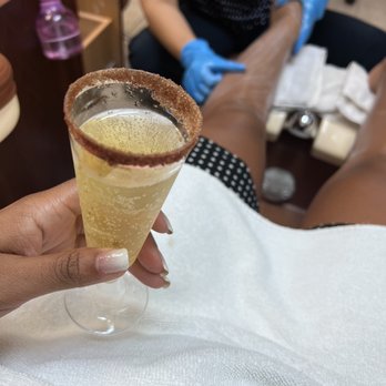 JJ Union Nails - Waxing Near Me - Honolulu, Hawaii