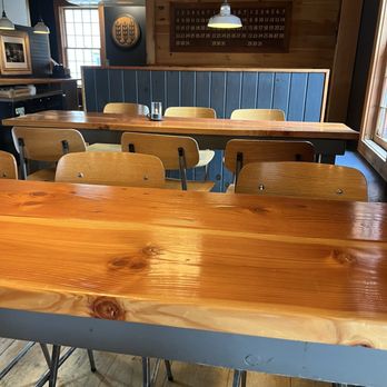 Schilling Beer - Restaurant interior - Pizza Near Me - Littleton, New Hampshire