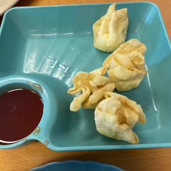 China Wall - 6. Crab Rangoon, comes with eight. - Chinese Near Me - Lincoln, Nebraska