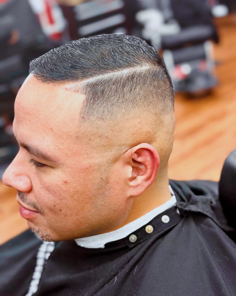 Razors Edge Barbershop Logo