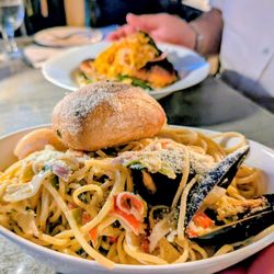 Amberwood Lounge & Eatery - Seafood linguine