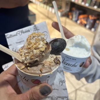 Venchi - Chocolatiers & Shops Near Me - Millburn, New Jersey