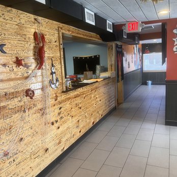 Crab N Go - Inside - Cajun/Creole Near Me - St. Louis, Missouri Crab N Go - Inside - Cajun/Creole Near Me - St. Louis, Missouri