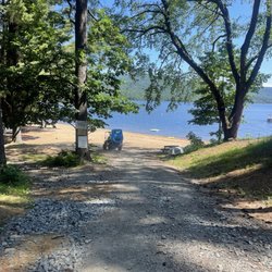 Ponderosa Pines - Path to access beach