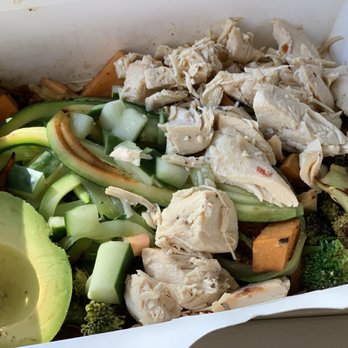 SoFresh - Design your own bowl with zoodles and grilled chicken - Salad Near Me - Tampa, Florida