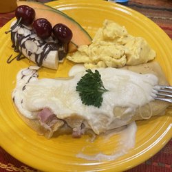 Chapel Valley Estate - Best breakfast ever! This is a chicken cordon bleu crepe , there was also eggs fruit and fresh scones. 10/10 . Chef quality food