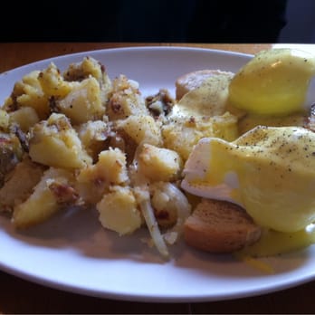 Chadwick's - Eggs Benny with house peameal bacon and hash browns. - Canadian (New) Near Me - Toronto, Ontario