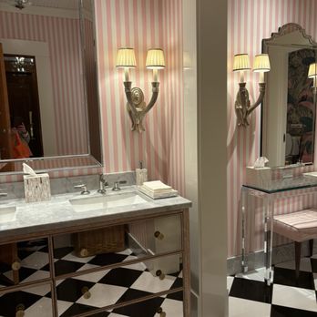 Tutti Bene - Ladies room - Italian Near Me - Bozeman, Montana