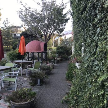 Pablo's Corner - Pablo's corner outside - Latin American Near Me - Bandon, Oregon