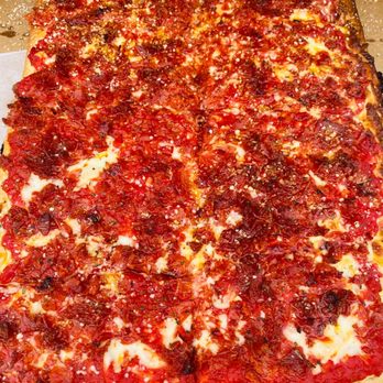 Quattro Goomba's Winery - Pepperoni Sicilian pizza. Yummm - Wineries Near Me - Aldie, Virginia Quattro Goomba's Winery - Pepperoni Sicilian pizza. Yummm - Wineries Near Me - Aldie, Virginia