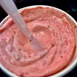 Pace's - Strawberry shake