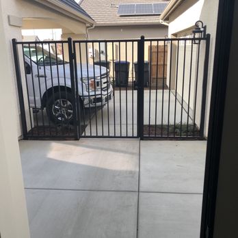 Tino's Fence - Courtyard Gate - General Contractors Near Me - Visalia, California Tino's Fence - Courtyard Gate - General Contractors Near Me - Visalia, California