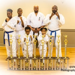Bushiken Karate Saint-Cyr Dojo - Meeting your personal goals whether it is competition or simply getting in shape