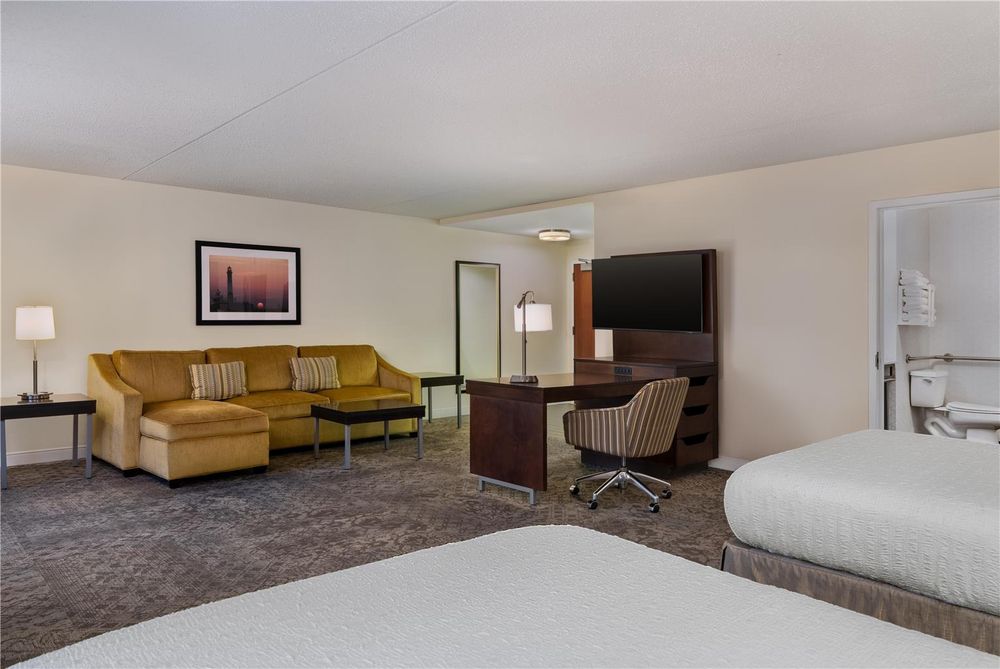 Hampton Inn & Suites Rockville Centre