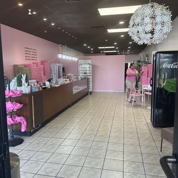 B Cupcakes - Bakeries Near Me - Apopka, Florida