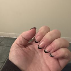 Q Nails & Spa