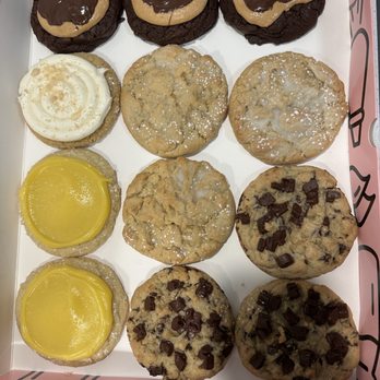 Crumbl - Fair Lakes - Bakeries Near Me - Fairfax, Virginia Crumbl - Fair Lakes - Bakeries Near Me - Fairfax, Virginia