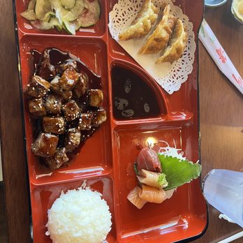 Starlight Sushi - $25 lunch combo with beef teriyaki, gyoza and 3 pieces sashimi plus a soup - Japanese Near Me - Encino, California Starlight Sushi - $25 lunch combo with beef teriyaki, gyoza and 3 pieces sashimi plus a soup - Japanese Near Me - Encino, California
