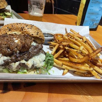 Bill's Place - Bars Near Me - Yakima, Washington