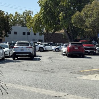 Shiok Singapore Kitchen - Outside Parking - Singaporean Near Me - Menlo Park, California Shiok Singapore Kitchen - Outside Parking - Singaporean Near Me - Menlo Park, California