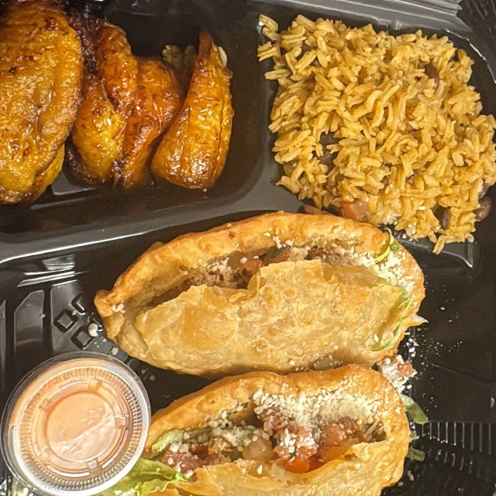La Amapola - Loaded empanadas meal - Food Trucks Near Me La Amapola - Loaded empanadas meal - Food Trucks Near Me
