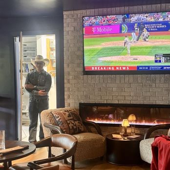 Cattlemen's Bar - da fireplace & tv - Cocktail Bars Near Me - Paso Robles, California