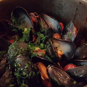 Flex Mussels - Mediterranean mussels (shrimp, kalamata olives, fennel, lemon, anise, oregano) - Seafood Near Me - New York, New York