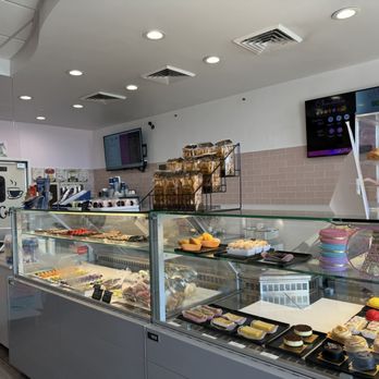 Le Macaron French Pastries - Macarons Near Me - Laguna Beach, California Le Macaron French Pastries - Macarons Near Me - Laguna Beach, California