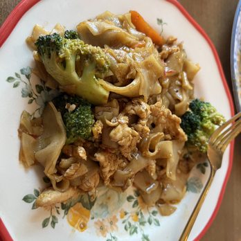 Thai Table  - Pad See Ew with Chicken - Thai Near Me - Berkeley, California