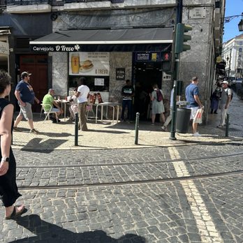 O Trevo - Beer Bar Near Me - Lisbon, 11