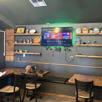 Dwellers Drinkery - Sports Bars Near Me - Lake Stevens, Washington Dwellers Drinkery - Sports Bars Near Me - Lake Stevens, Washington