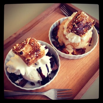 Hello Honey - Brownie Time Sundae with Toasted Marshmallow - Ice Cream & Frozen Yogurt Near Me - Cincinnati, Ohio