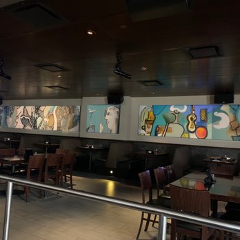 Yard House - Dining Area - New American Near Me - Seattle, Washington