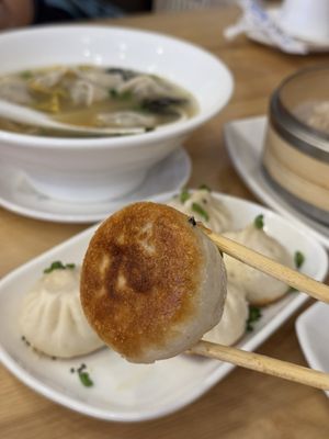 LAO YU YUAN DUMPLING HOUSE by null