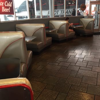 Danny's Truck Wash - Seating Area - Tires Near Me - Phoenix, Arizona Danny's Truck Wash - Seating Area - Tires Near Me - Phoenix, Arizona