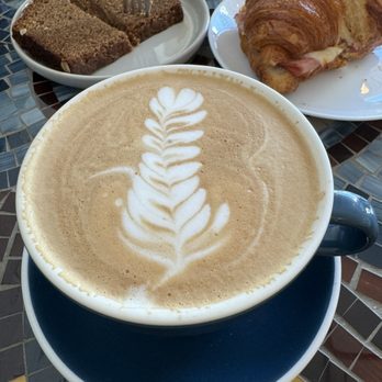 Suite Habana Cafe - Cafe Con Leche. Perfect and the latte art held its shape until the very last sip. - Coffee & Tea Near Me - Miami, Florida Suite Habana Cafe - Cafe Con Leche. Perfect and the latte art held its shape until the very last sip. - Coffee & Tea Near Me - Miami, Florida
