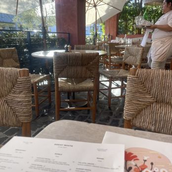 Great White - Outdoor seating - New American Near Me - Los Angeles, California Great White - Outdoor seating - New American Near Me - Los Angeles, California