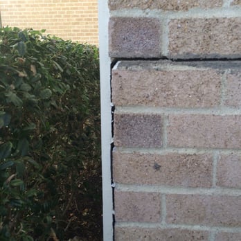 Highland Engineering - Shift in structure leading to slit in masonry and separation from wood siding - Structural Engineers Near Me - Dallas, Texas Highland Engineering - Shift in structure leading to slit in masonry and separation from wood siding - Structural Engineers Near Me - Dallas, Texas