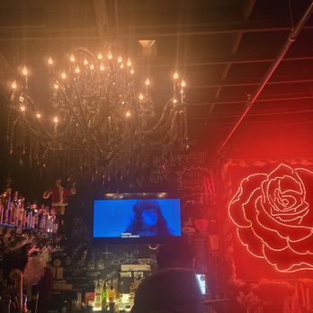 Las Rosas - Dive Bars Near Me - Miami, Florida