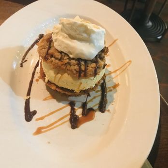 Max's Trumbull Kitchen - New American Near Me - Hartford, Connecticut