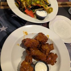 Wintergreens Golf & Grill - Nachos and 1lb of chicken wings