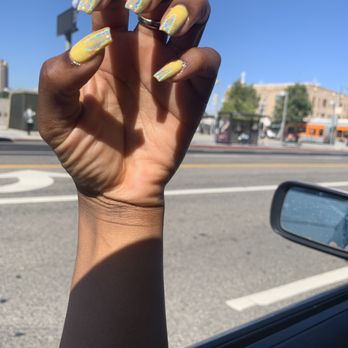 Wonder Nails - Yellow to chrome ombré - Nail Salons Near Me - Los Angeles, California Wonder Nails - Yellow to chrome ombré - Nail Salons Near Me - Los Angeles, California