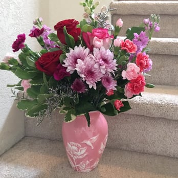 Flower Basket - Very reasonable cost for a beautiful bouquet. - Florists Near Me - Fairfield, California