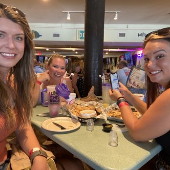 Pineapple Willy's - Seafood Near Me - Panama City Beach, Florida