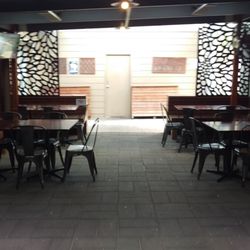 Ball Court Hotel - Beer Garden
