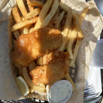 Salty Siren Eats & Tap House - Fish and chips - American Near Me - Skagway, Alaska