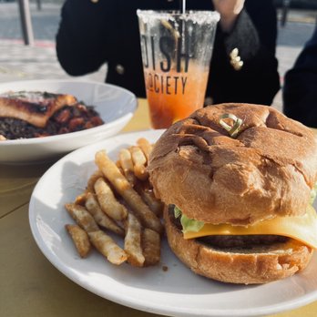 Dish Society - Burger - Breakfast & Brunch Near Me - Houston, Texas