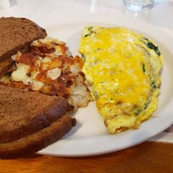 Millies Restaurant - Spinach and mushroom omelet