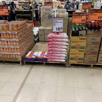 H Mart - Specials at entrance - International Grocery Near Me - Tigard, Oregon H Mart - Specials at entrance - International Grocery Near Me - Tigard, Oregon