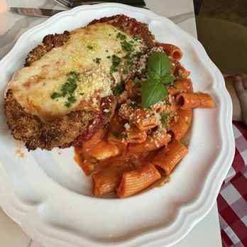 Casa Di Canzonetta - Pollo parmigiana - Italian Near Me - Youngstown, Ohio